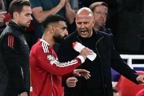 凤凰app下载 -利物浦迎足总杯关键赛，赛前完成体检，媒体盛赞，临场指挥获称赞的简单介绍