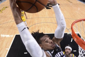 凤凰app下载 -欧篮联赛程吃紧；萨克拉门托国王集结日完成体检；更衣室稳定；高层口径保持一致的简单介绍